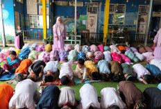 TK Negeri Pembina Kepahiang Ajarkan Anak Salat 