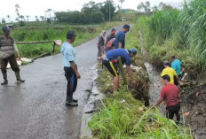 Kiblat Wisata Kepahiang Banjir, Warga Kompak Gotong Royong