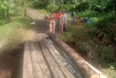 Jembatan Hanyut, Akses Jalan Warga Mekar Sari Kabawetan Terputus