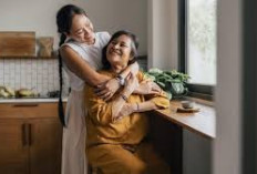 5 Cara Membahagiakan Orang Tua yang Wajib Dilakukan Setiap Anak 