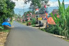 Desa Suka Merindu di Kepahiang Hiasi Jalan dengan Bendera Merah Putih: Meriahkan HUT KemRI Tahun 2025