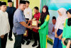 Lebaran Yatim, Kemenag Rejang Lebong Bagikan 1.930 Paket Sembako dan Alat Tulis