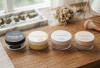 Bikin Makeup Tahan Lama, Ini 4 Rekomendasi Bedak Tabur Lokal!